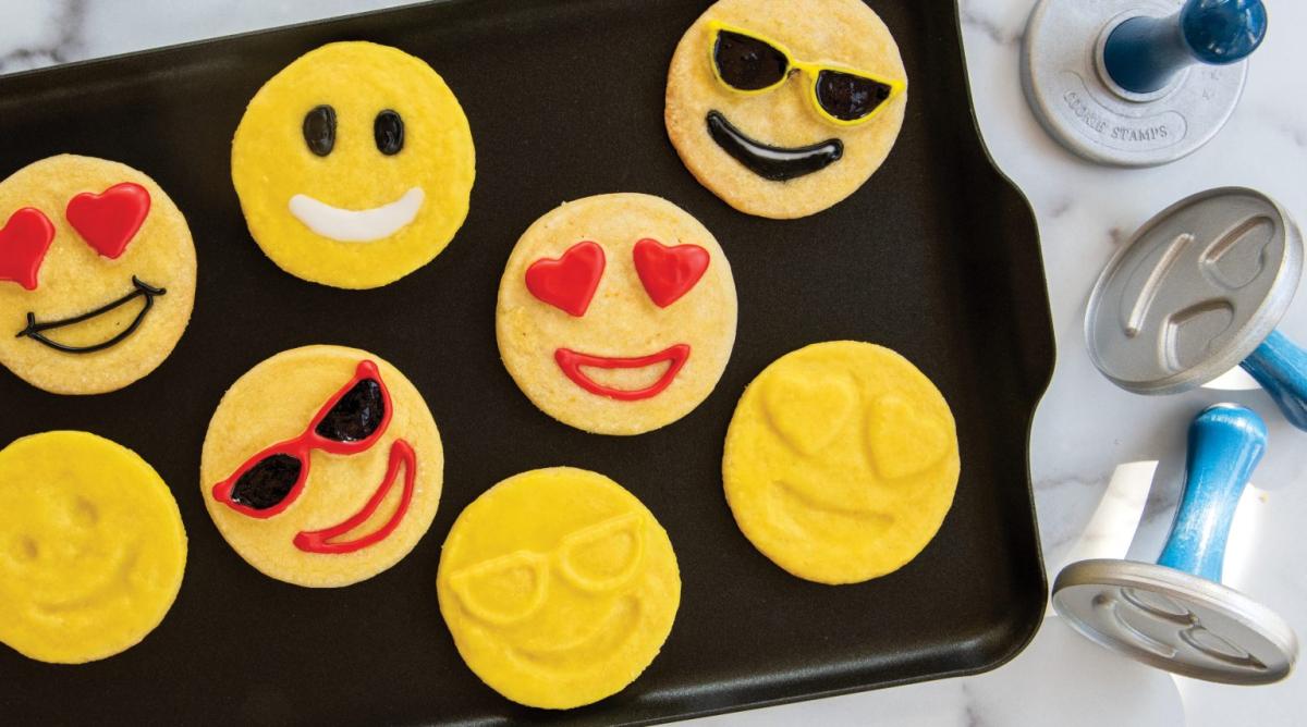 Nordic Ware Kakstämplar Emojis - 3 pack - Hus-modern.se
