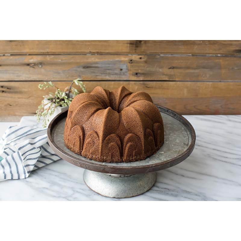 Nordic Ware Bakform Fleur de lis Bundt® Pan - Hus-modern.se