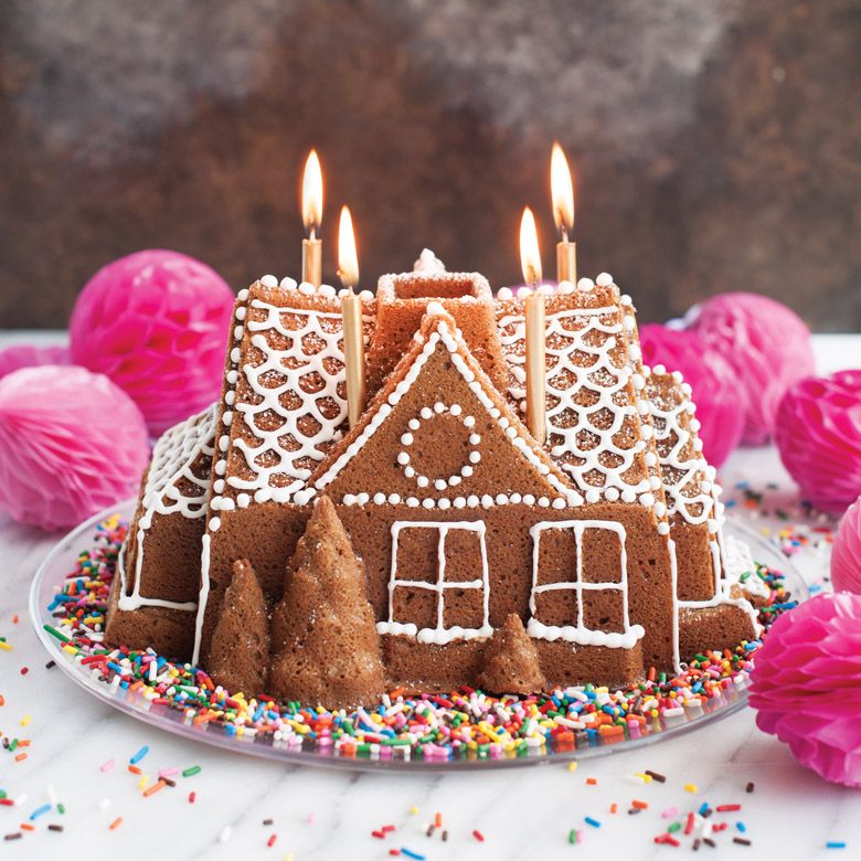 Nordic Ware Bakform Gingerbread house Bundt® Pan - Hus-modern.se