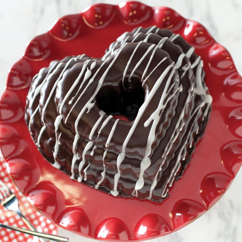 Nordic Ware Bakform Tiered Heart Bundt® Pan - Hus-modern.se