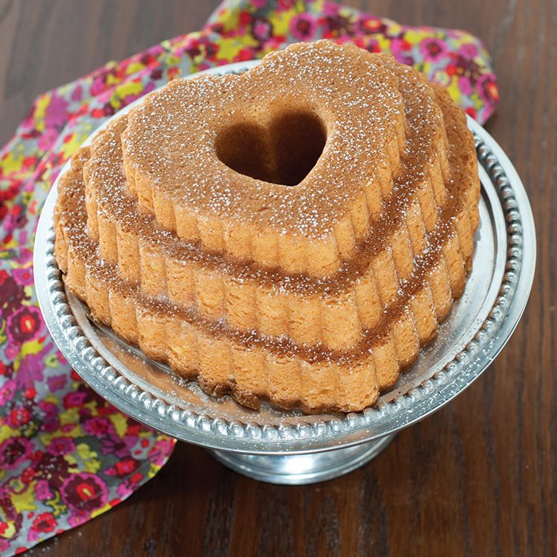 Nordic Ware Bakform Tiered Heart Bundt® Pan - Hus-modern.se