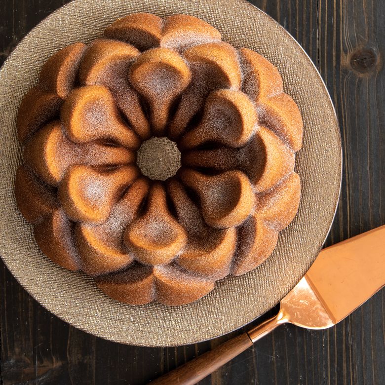 Nordic Ware Bakform Magnolia Bundt® Pan - Hus-modern.se