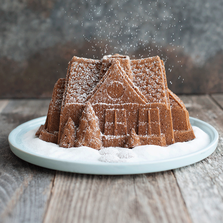 Nordic Ware Bakform Gingerbread house Bundt® Pan - Hus-modern.se